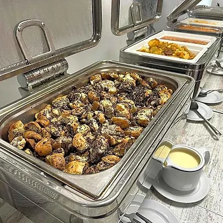 Free Parking, Free Breakfast, Only 15 Min Downtown