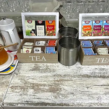 Hotel Free Parking, Free Breakfast, Only 15 Min Downtown